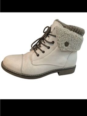 Cliffs by White Mountain Duena Off White Duena Hiking Boot Size 8